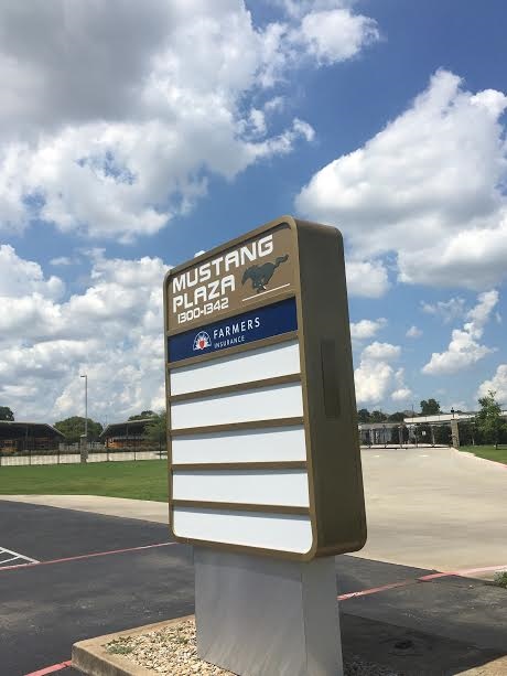 Mustang Plaza Euless Blvd